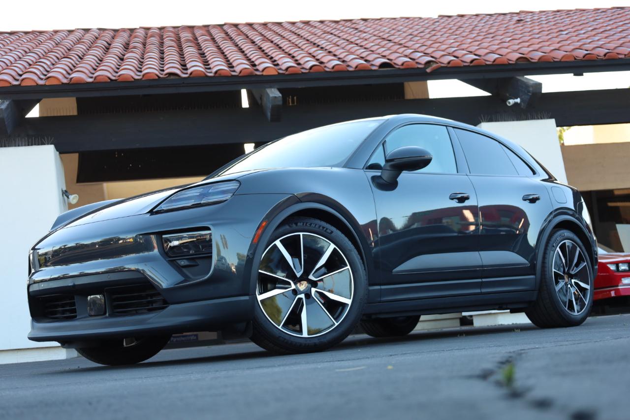 Porsche Macan 4 Electric AWD 2025