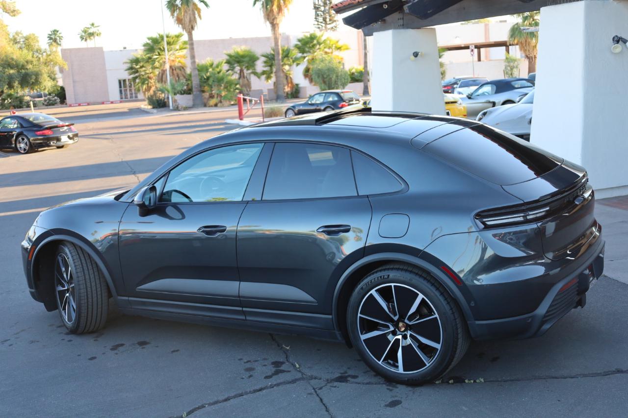 Porsche Macan 4 Electric AWD 2025