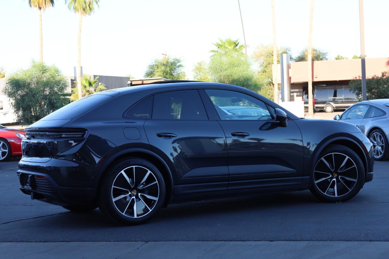 Porsche Macan 4 Electric AWD 2025