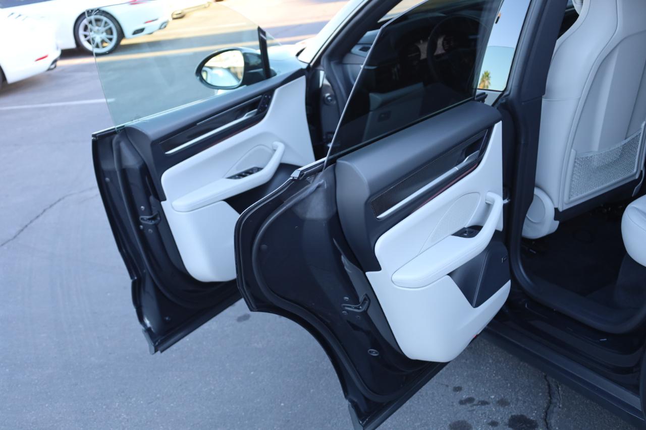 Porsche Macan 4 Electric AWD 2025