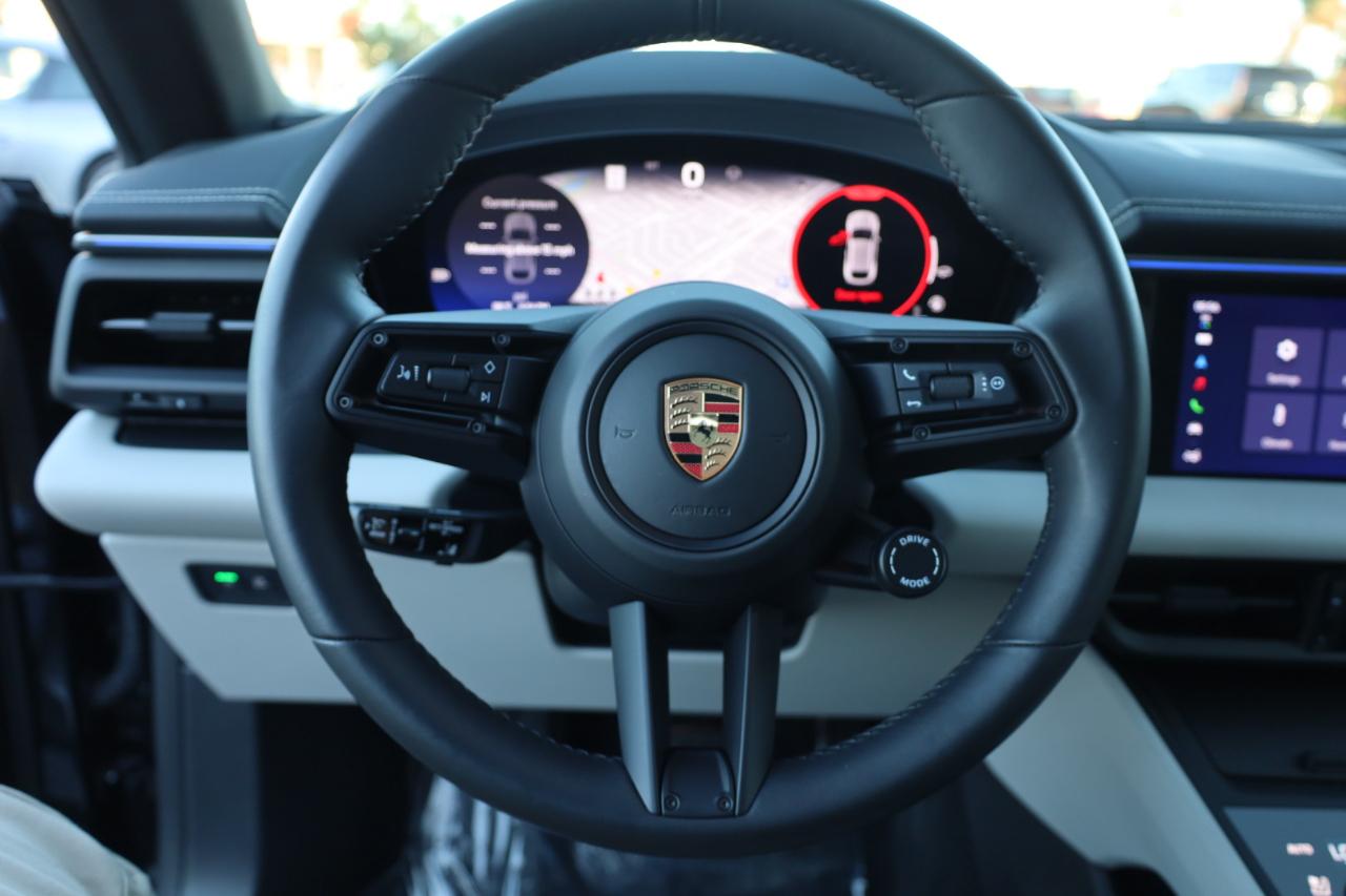 Porsche Macan 4 Electric AWD 2025