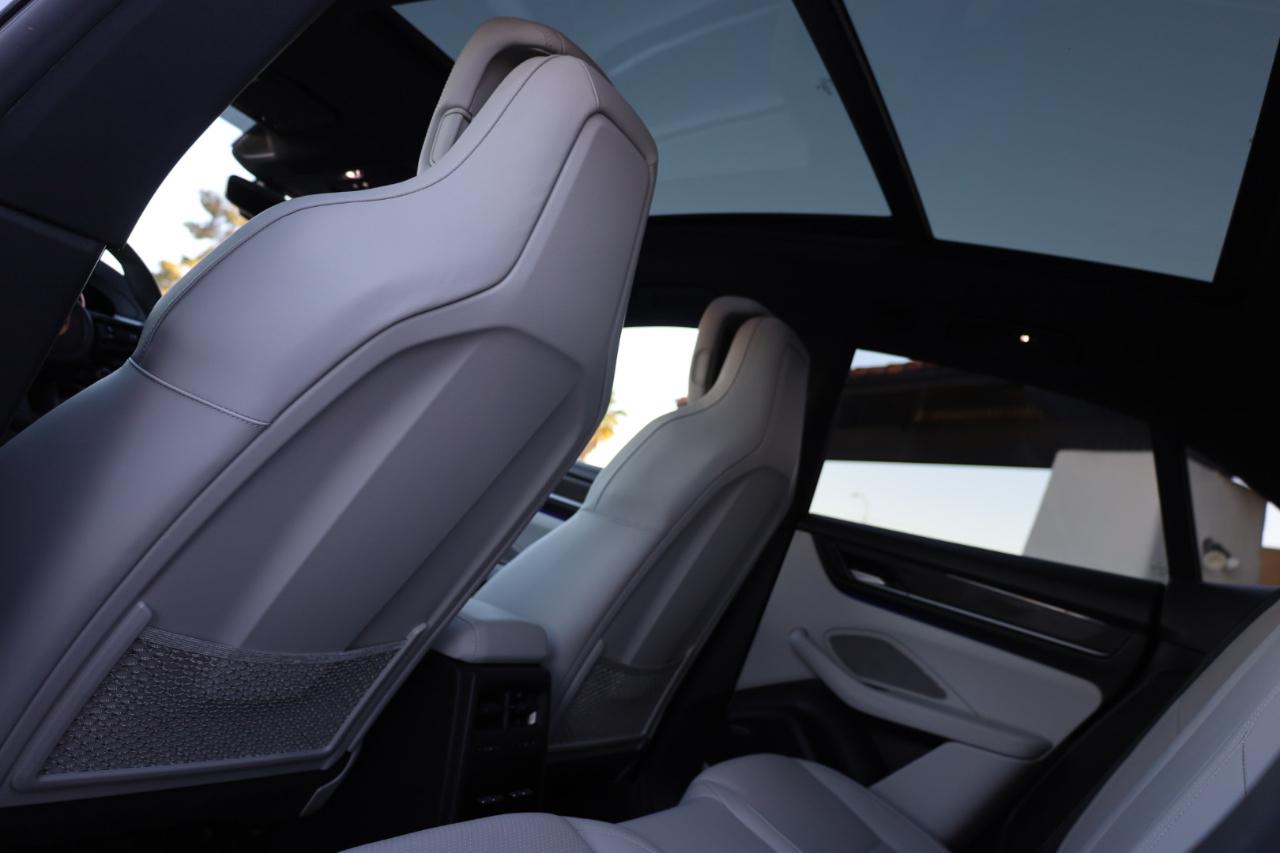 Porsche Macan 4 Electric AWD 2025