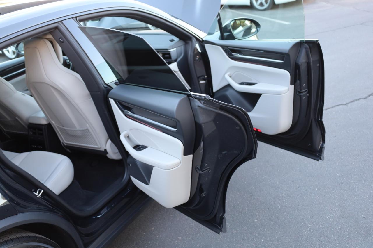 Porsche Macan 4 Electric AWD 2025