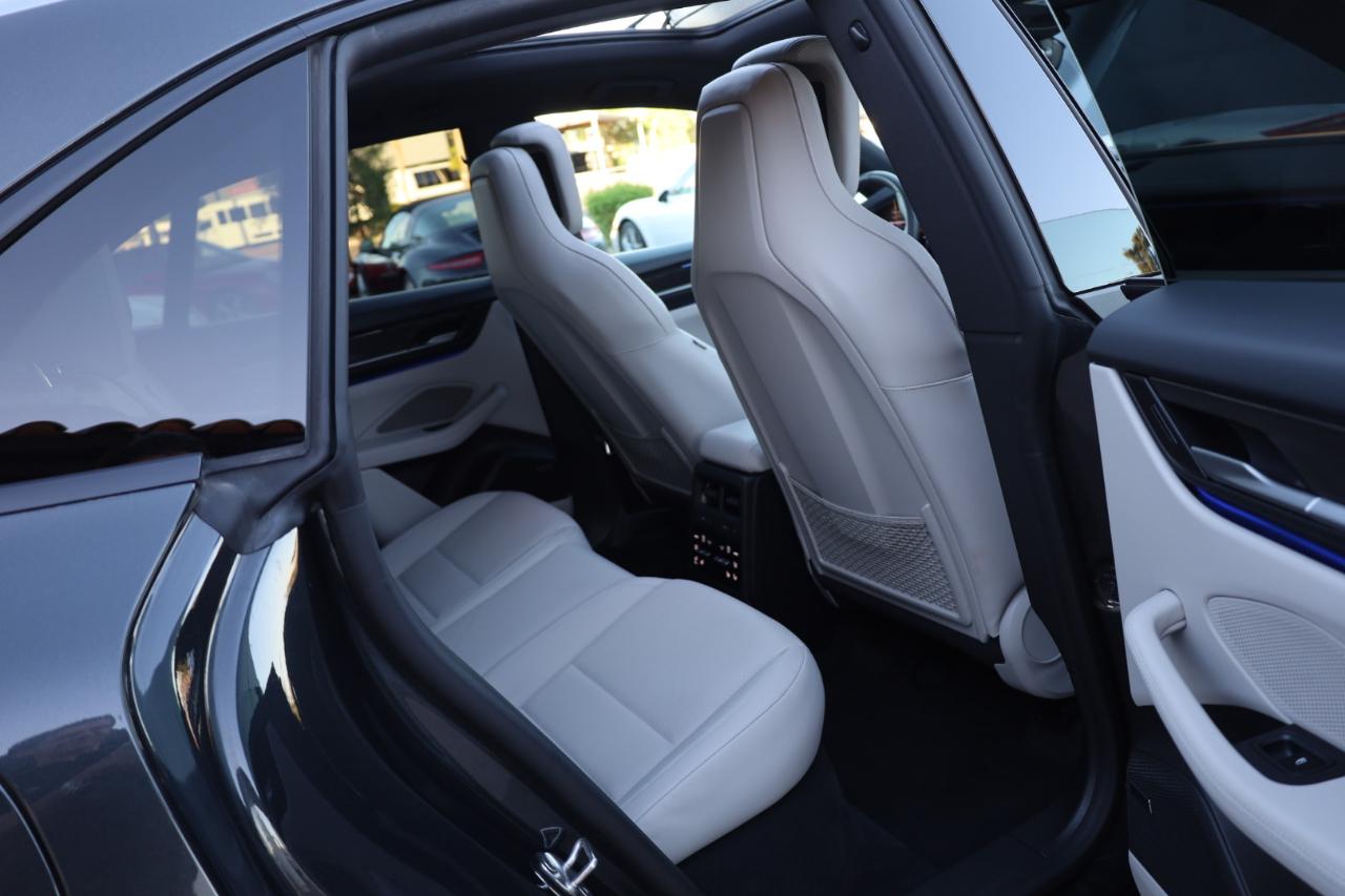 Porsche Macan 4 Electric AWD 2025