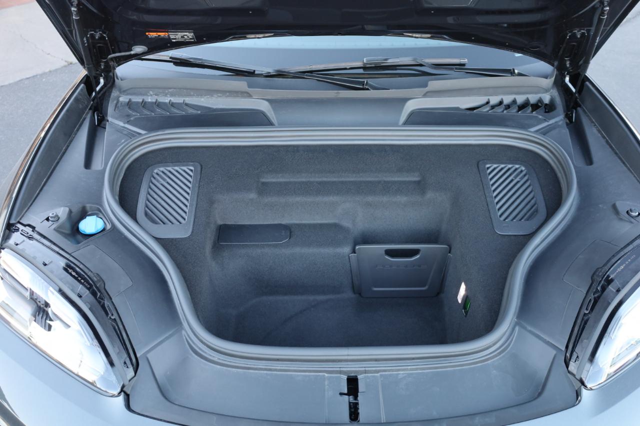 Porsche Macan 4 Electric AWD 2025