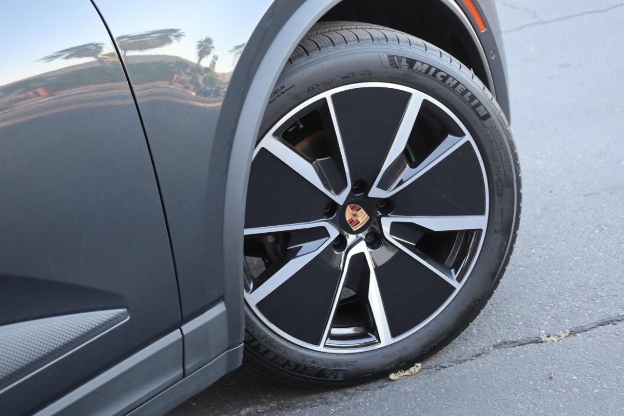 Porsche Macan 4 Electric AWD 2025