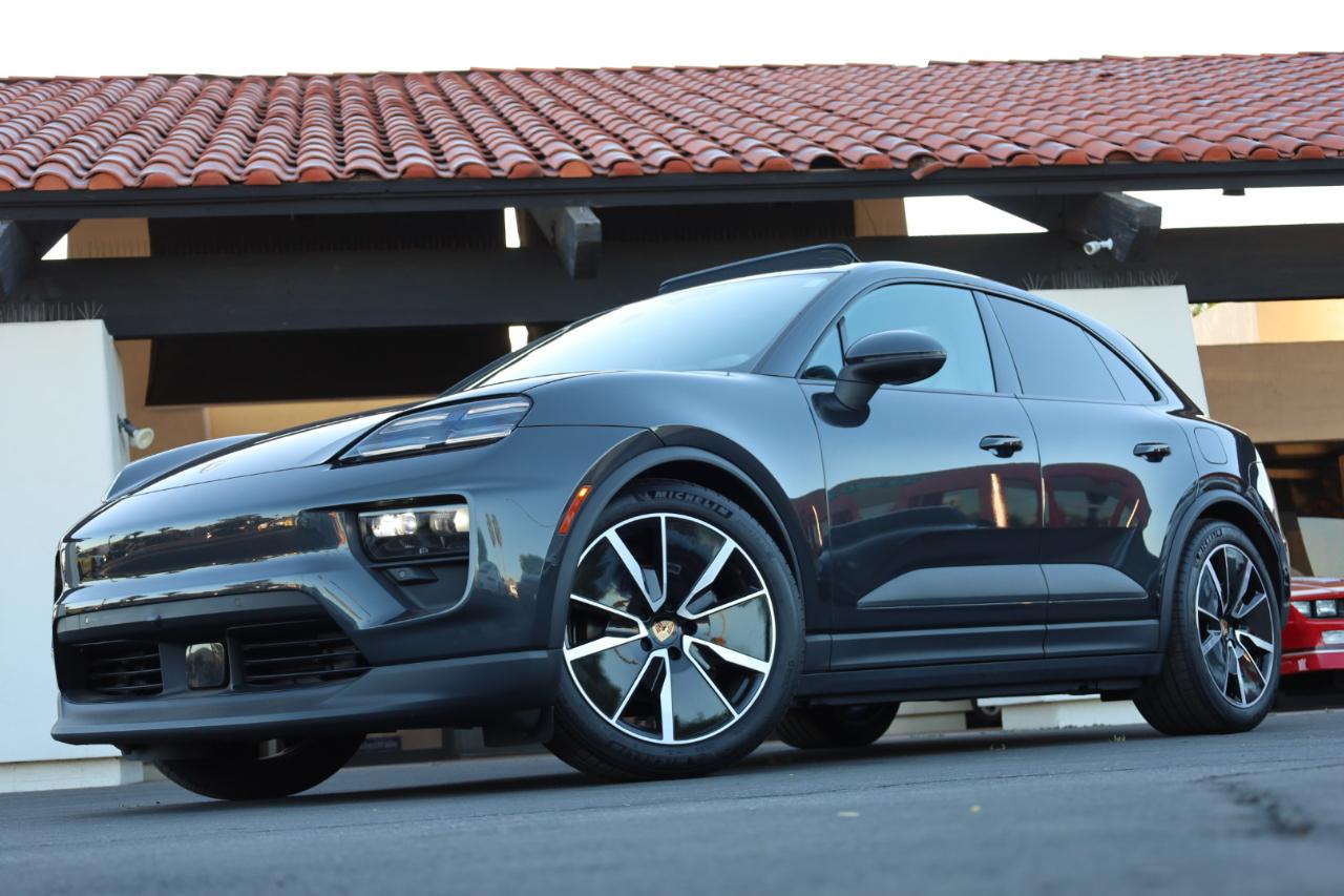 Porsche Macan 4 Electric AWD 2025