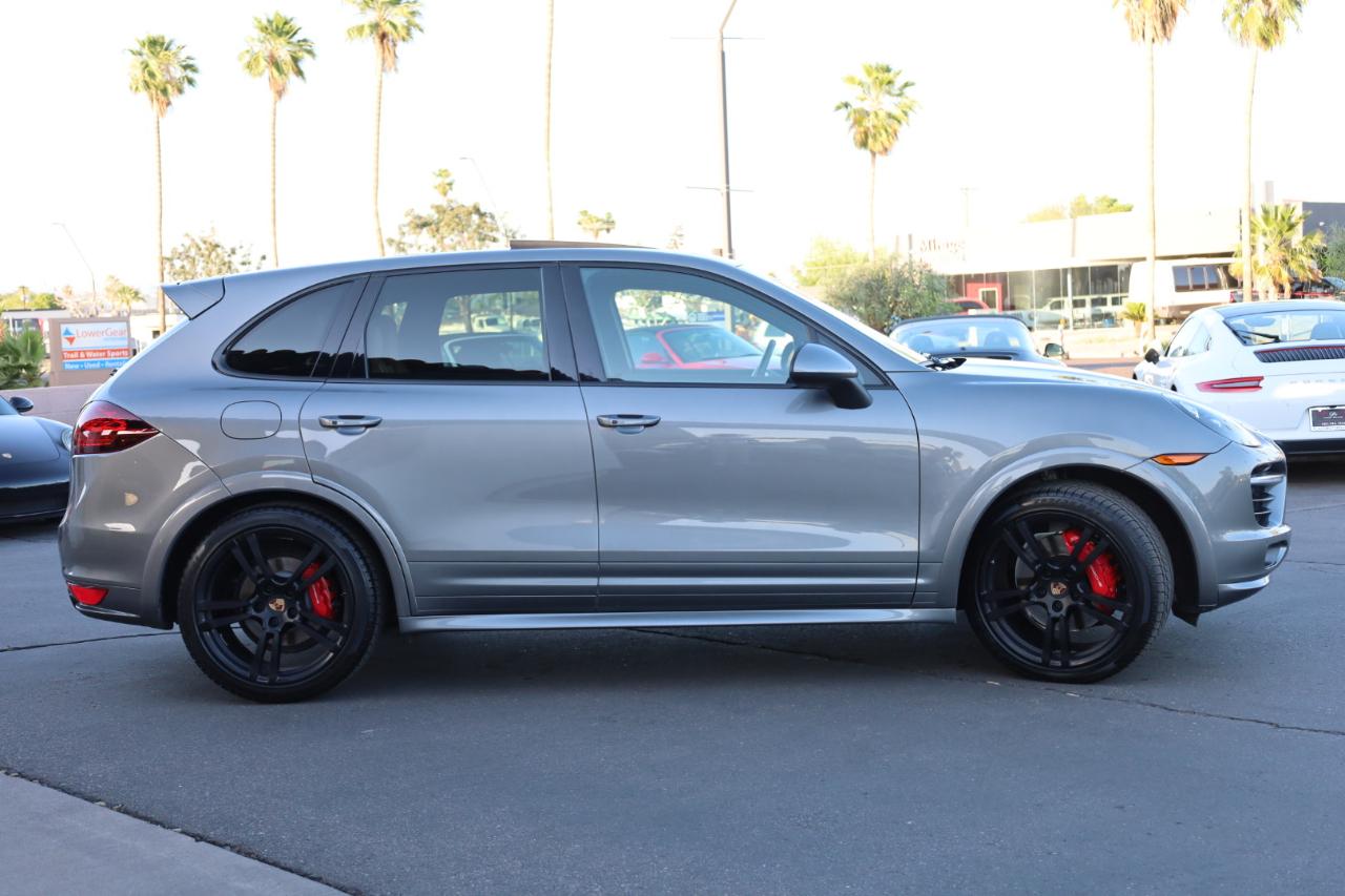 Porsche Cayenne GTS 2014