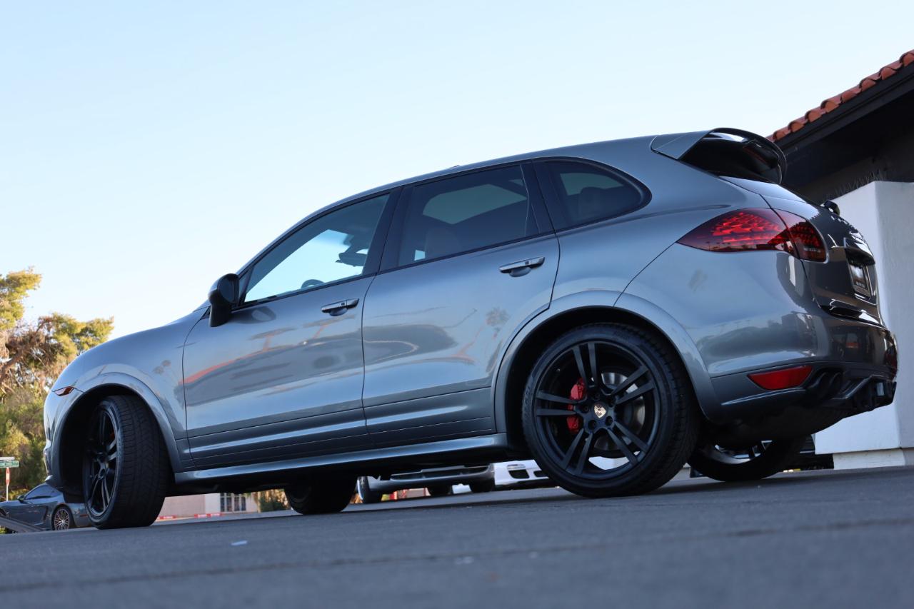 Porsche Cayenne GTS 2014