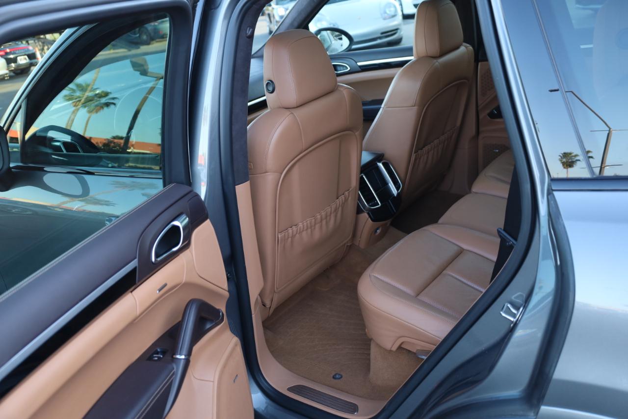 Porsche Cayenne GTS 2014