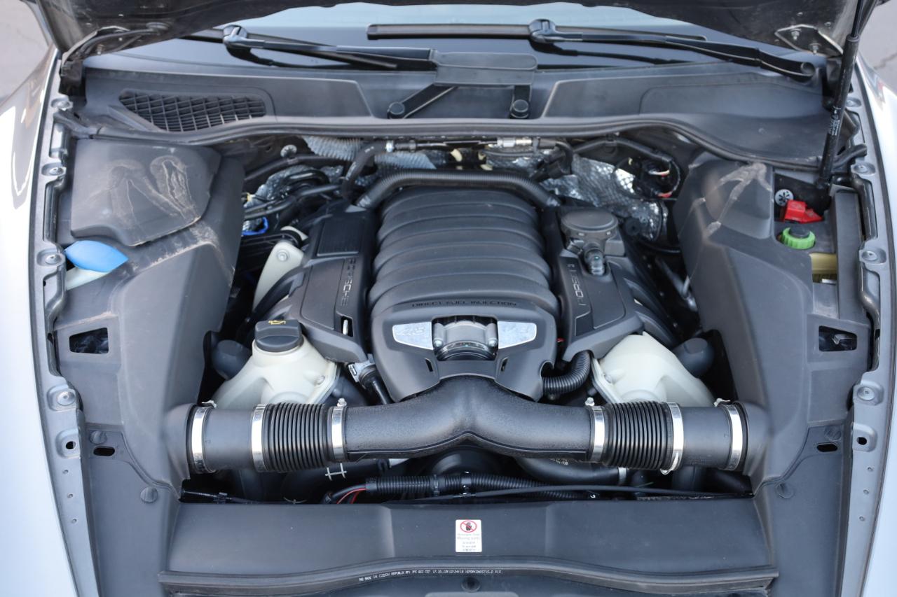 Porsche Cayenne GTS 2014