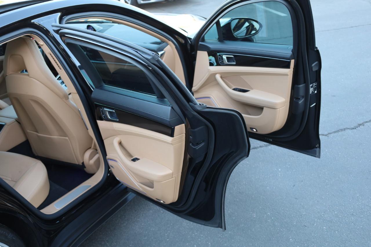 Porsche Panamera 4dr HB 2017