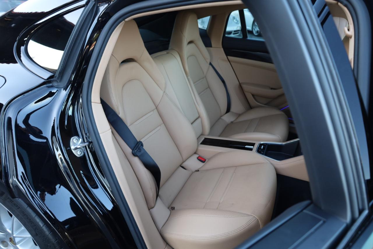 Porsche Panamera 4dr HB 2017