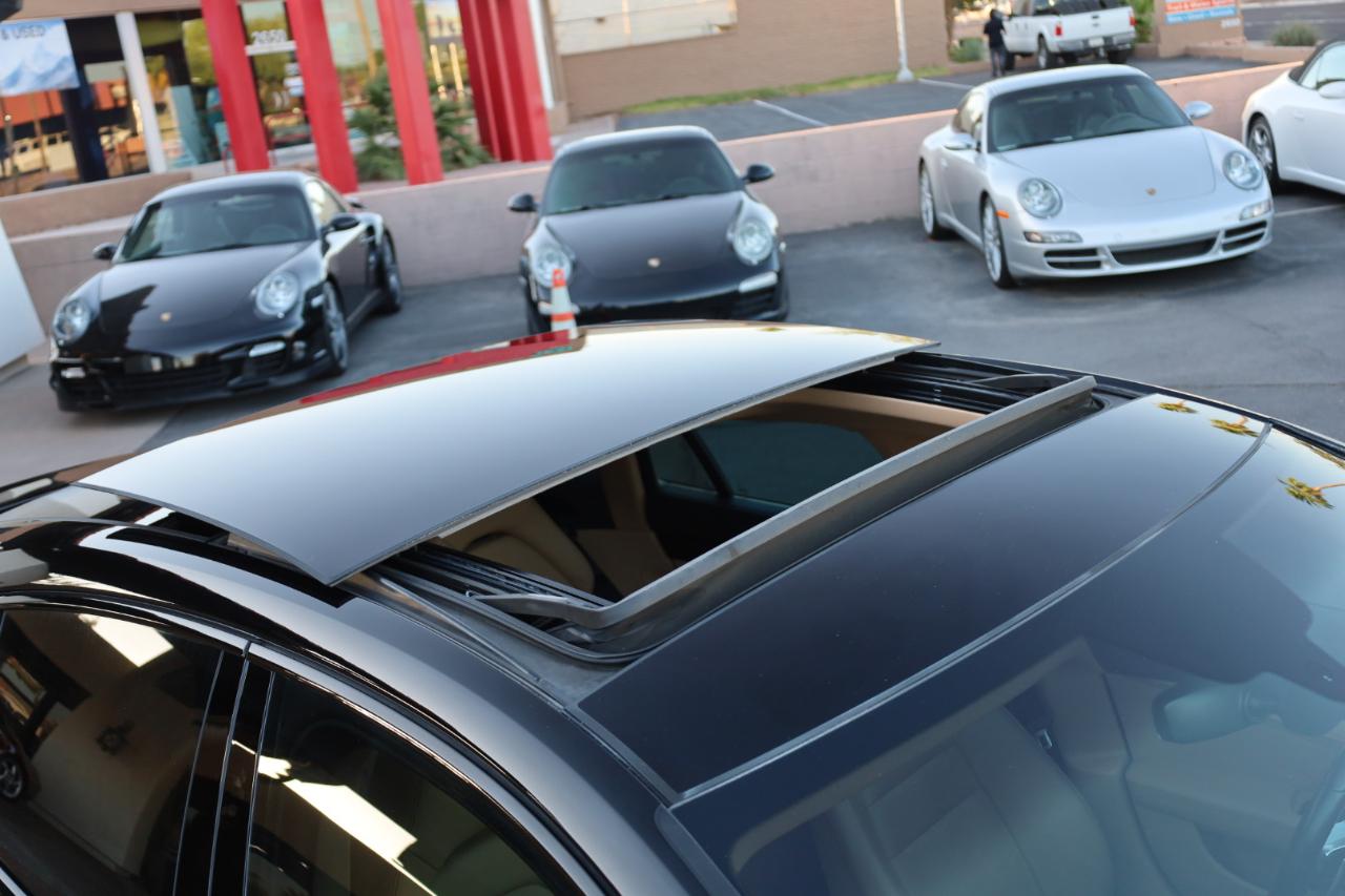 Porsche Panamera 4dr HB 2017