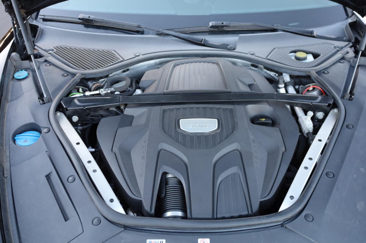 Porsche Panamera 4dr HB 2017