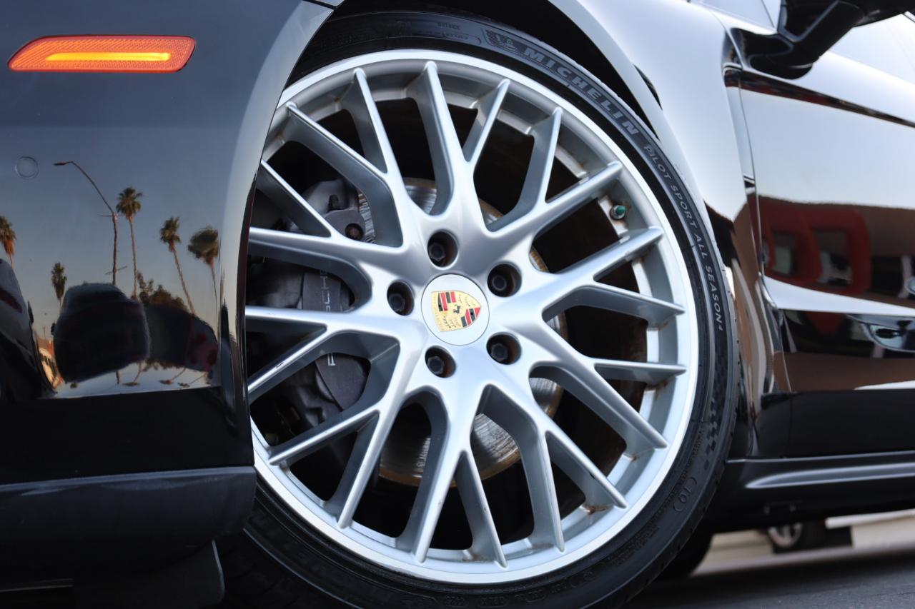 Porsche Panamera 4dr HB 2017