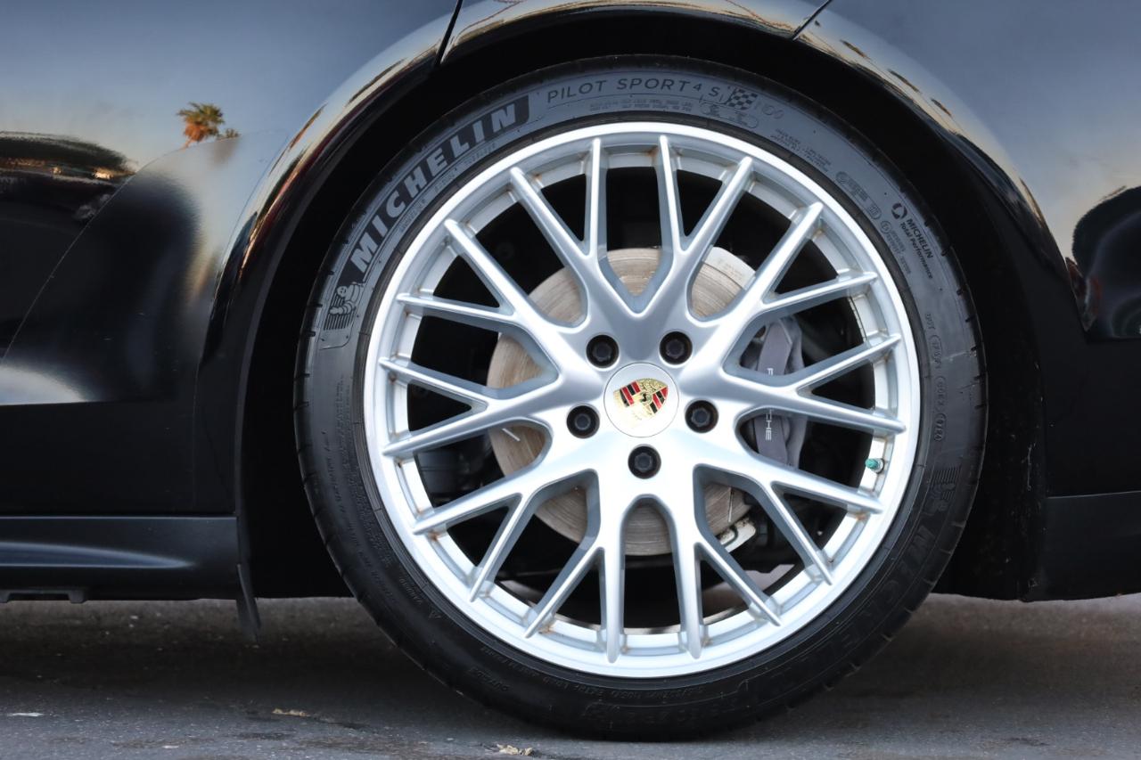 Porsche Panamera 4dr HB 2017