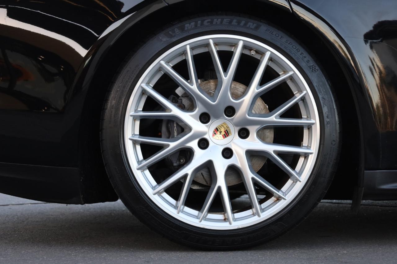 Porsche Panamera 4dr HB 2017