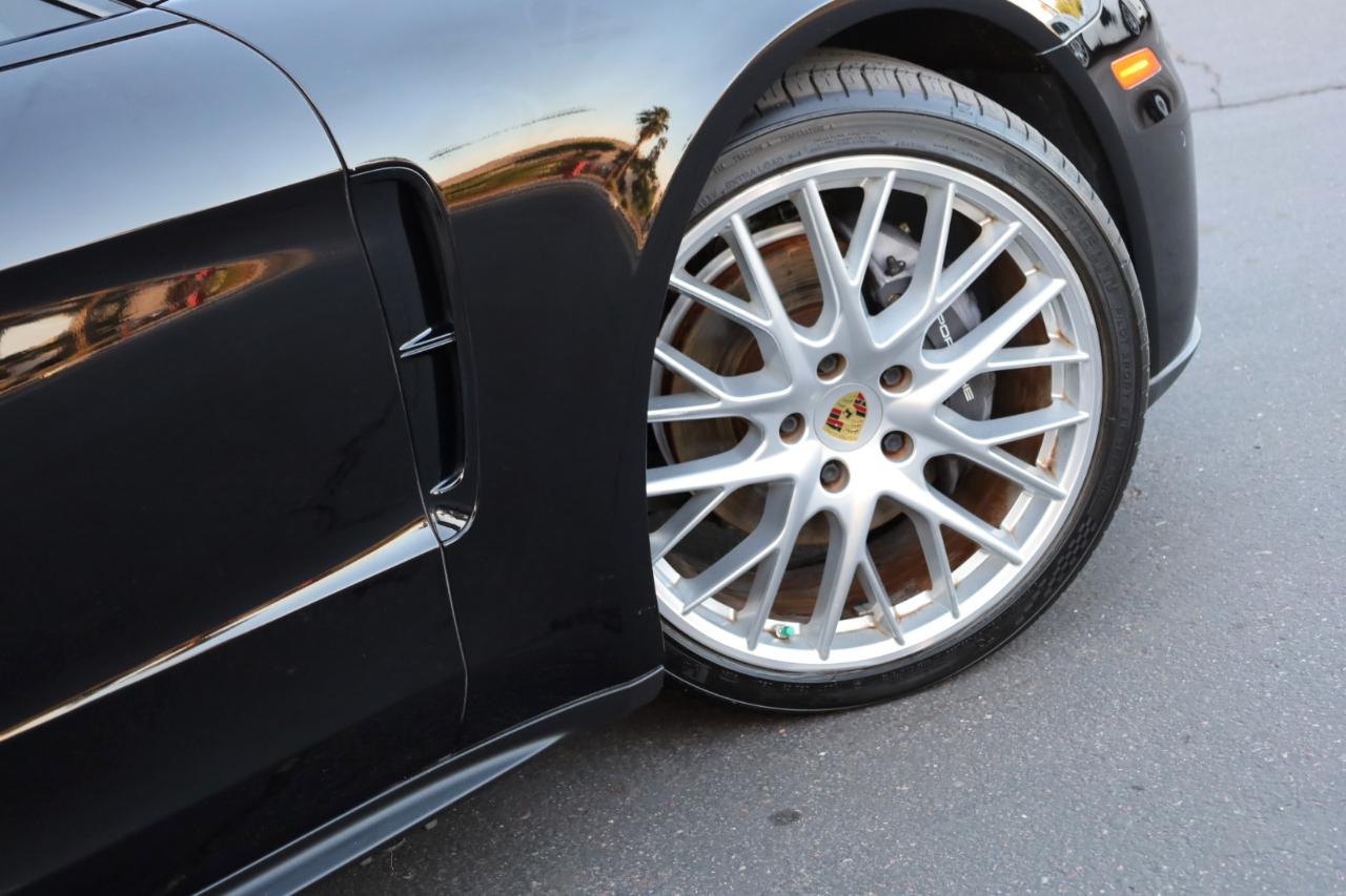 Porsche Panamera 4dr HB 2017