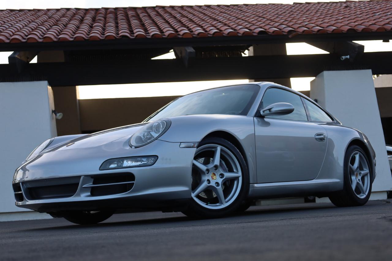 Porsche 911 Carrera Base 2005