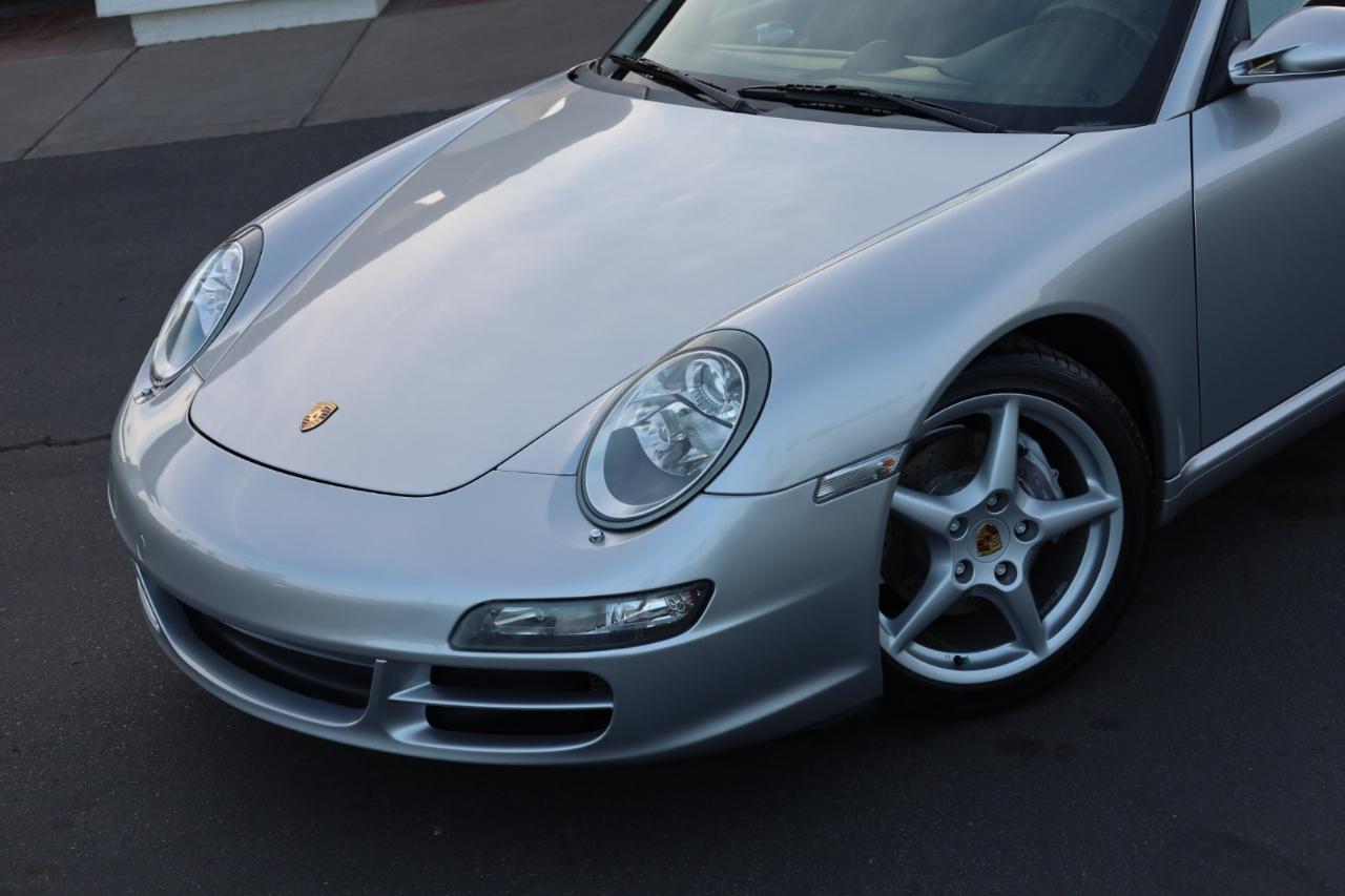 Porsche 911 Carrera Base 2005