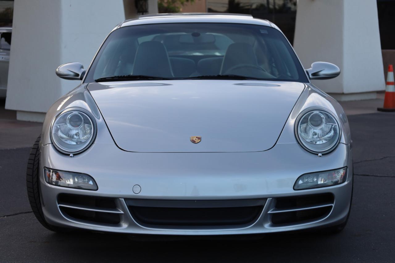 Porsche 911 Carrera Base 2005