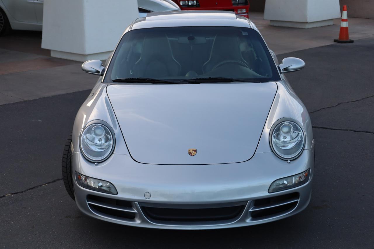 Porsche 911 Carrera Base 2005