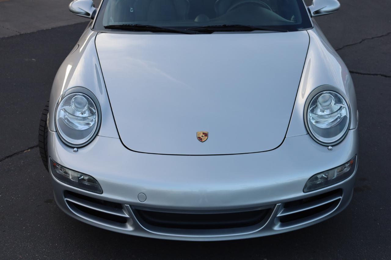 Porsche 911 Carrera Base 2005
