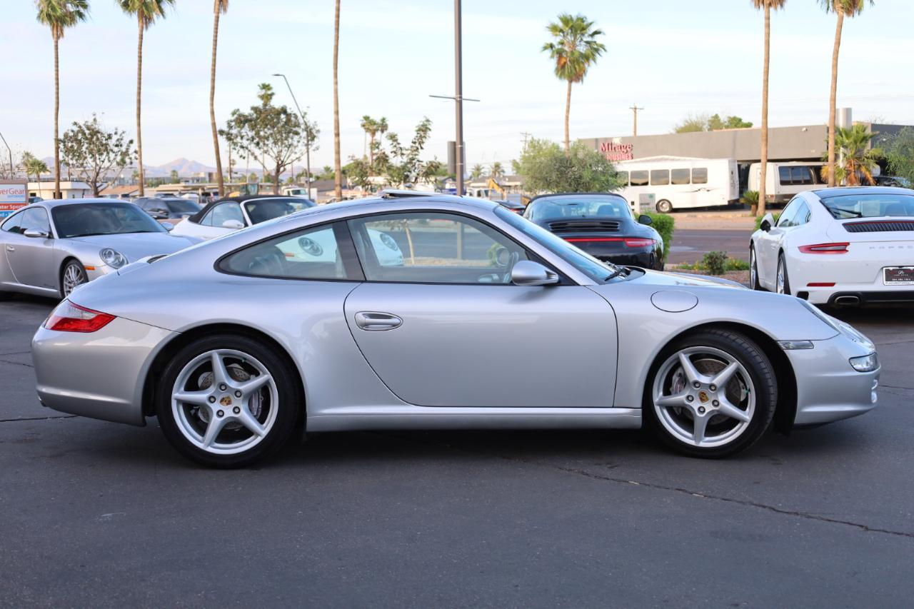 Porsche 911 Carrera Base 2005