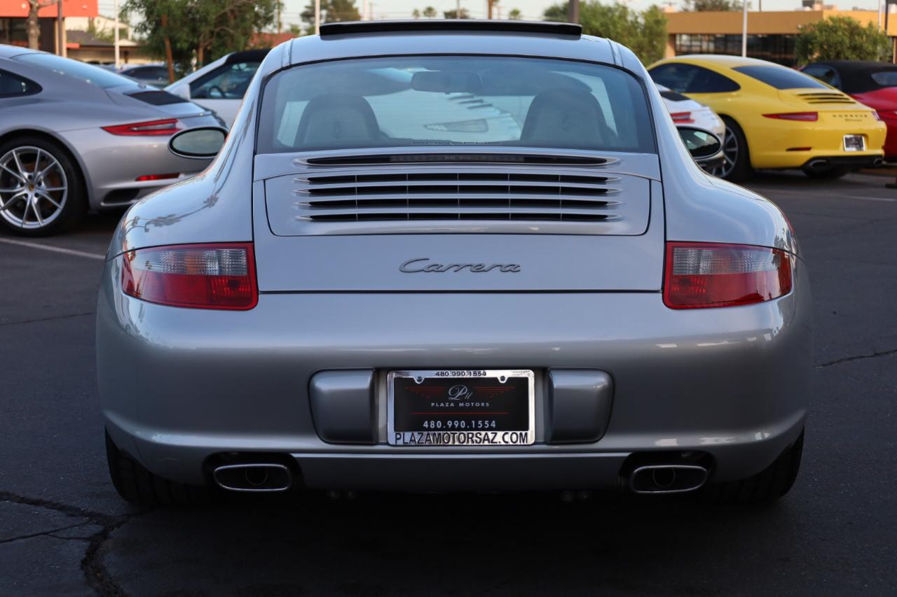 Porsche 911 Carrera Base 2005