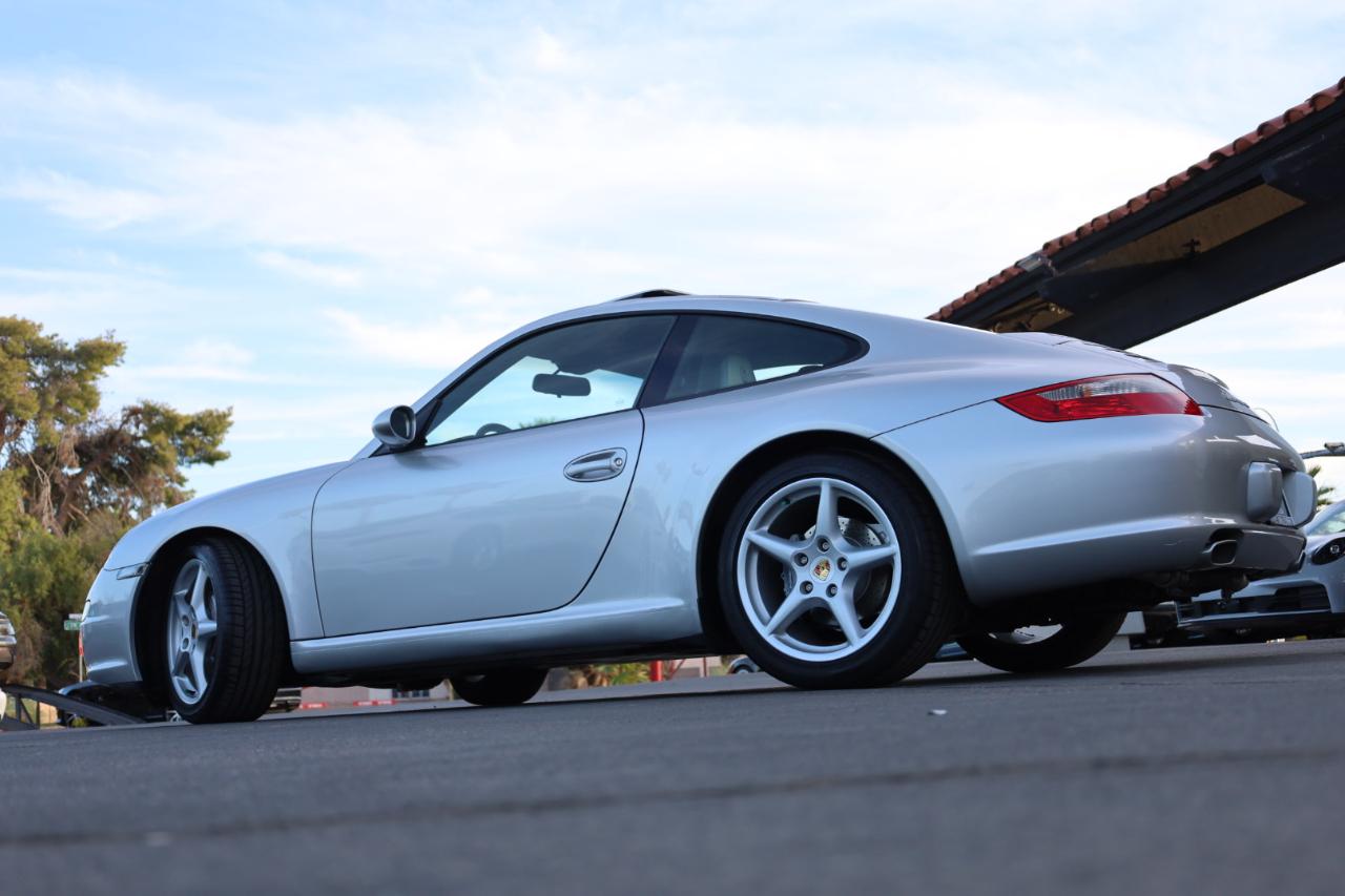 Porsche 911 Carrera Base 2005