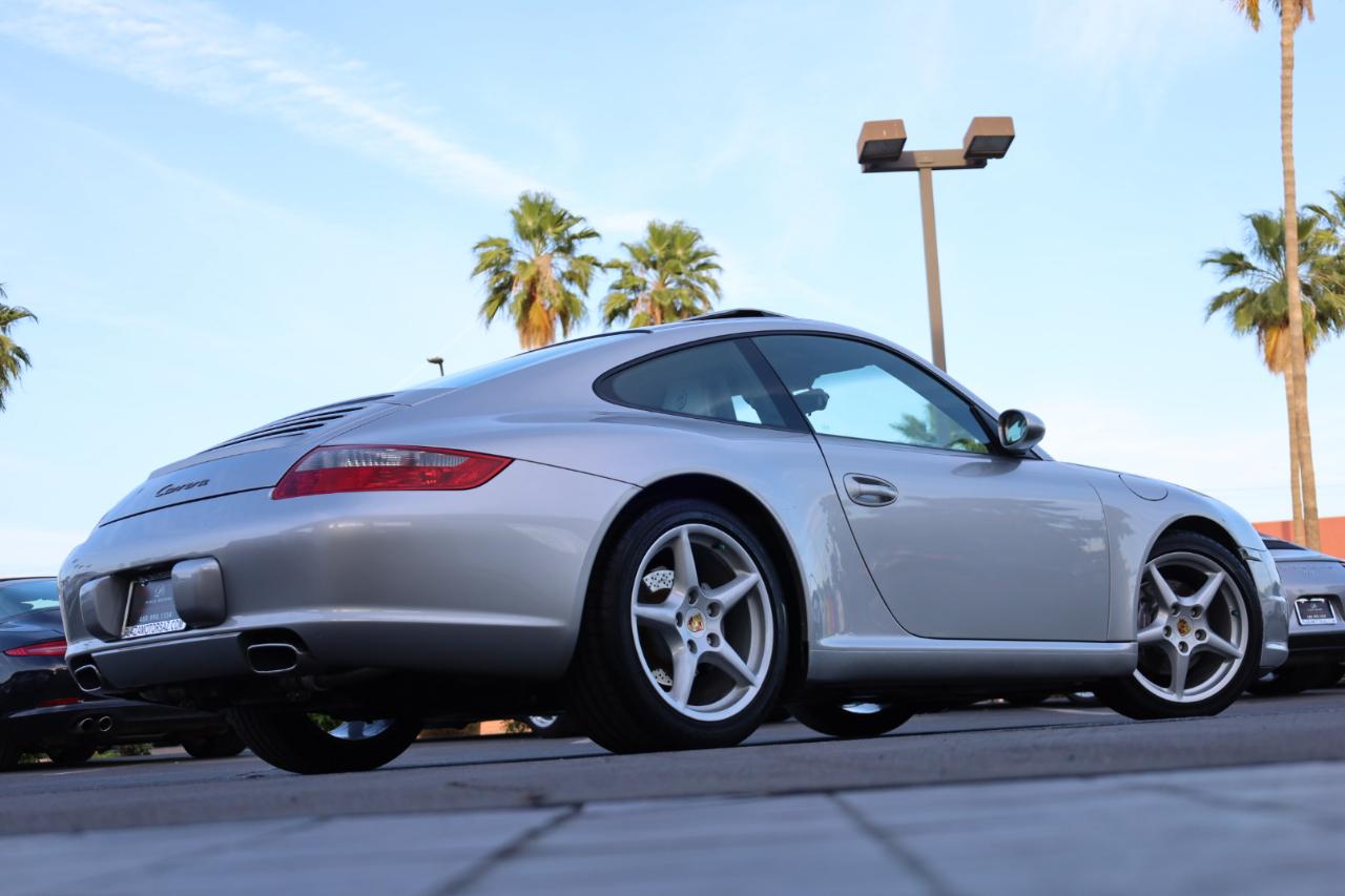 Porsche 911 Carrera Base 2005