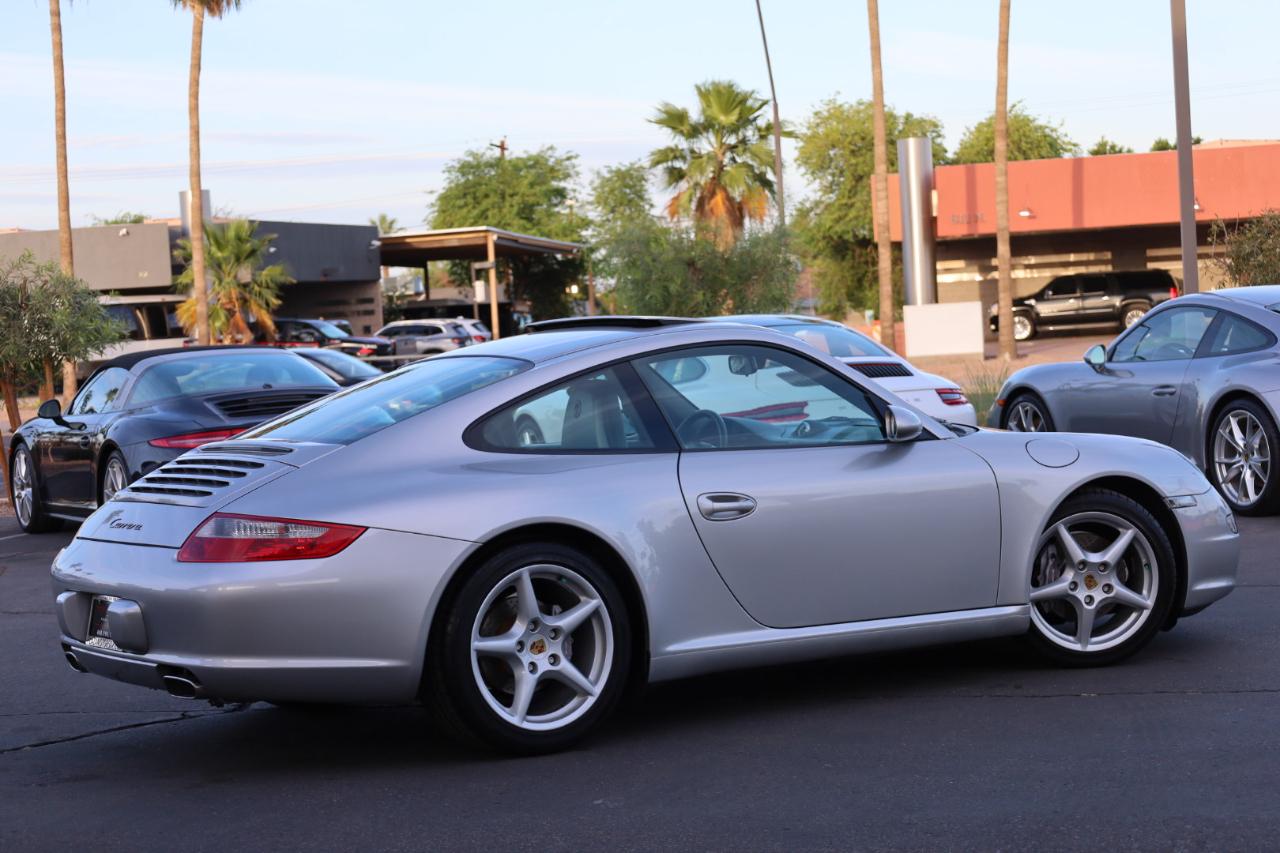 Porsche 911 Carrera Base 2005