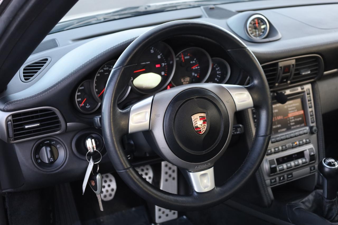 Porsche 911 Carrera Base 2005