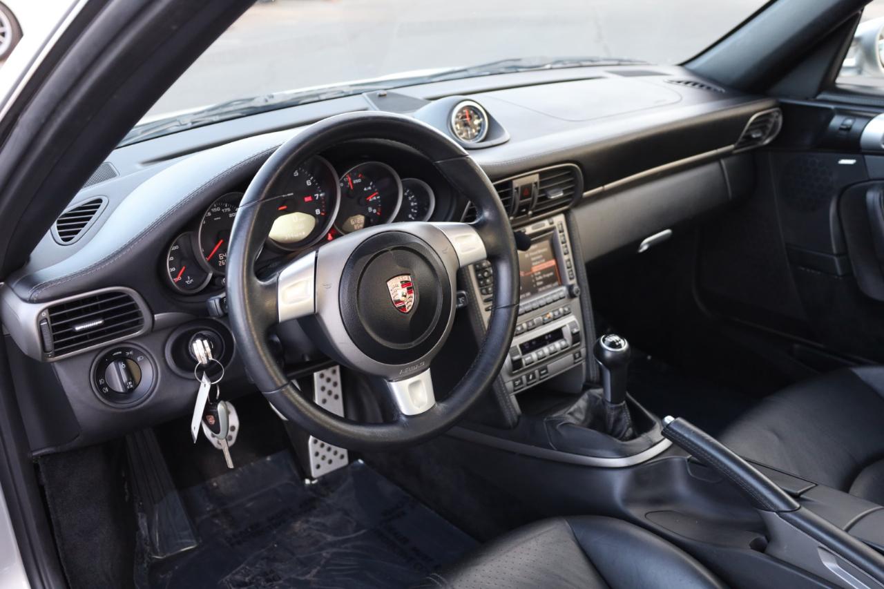 Porsche 911 Carrera Base 2005