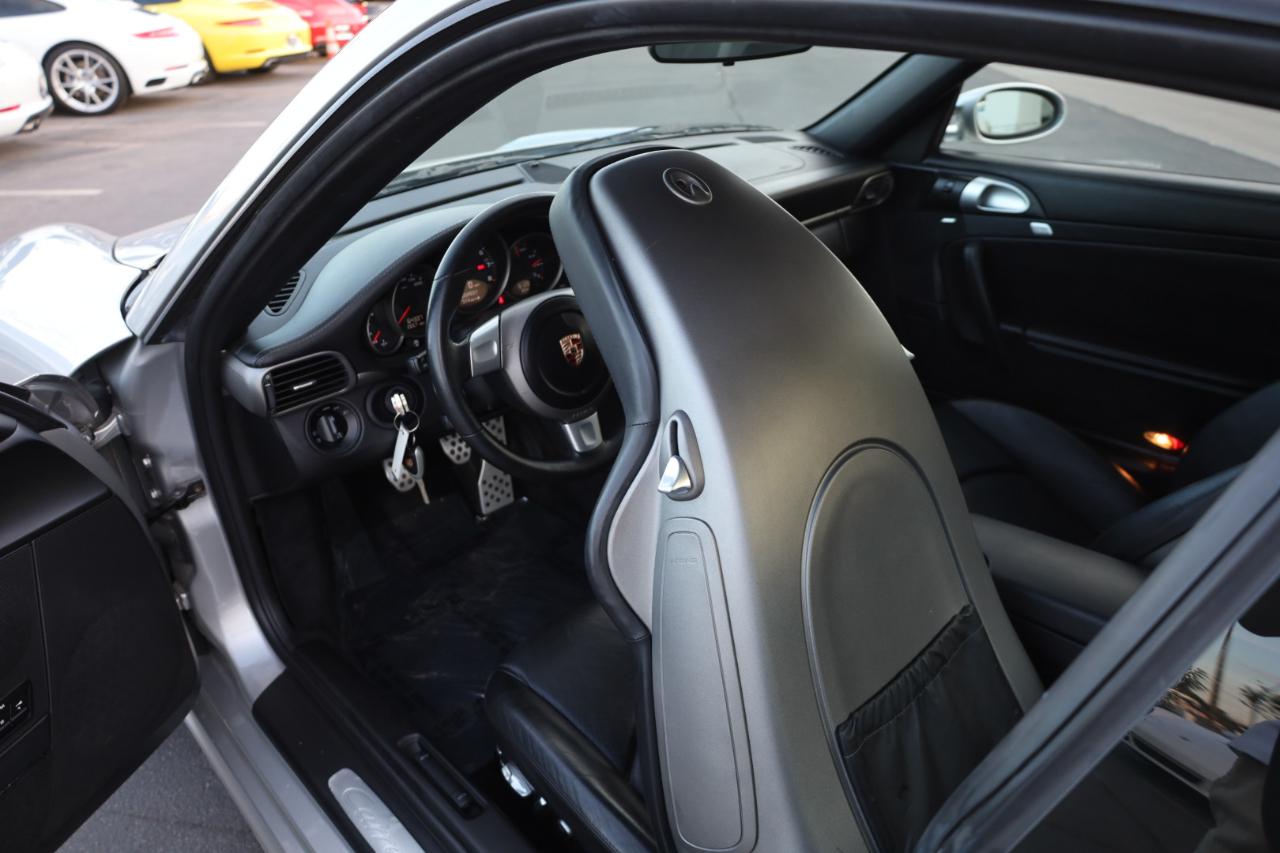 Porsche 911 Carrera Base 2005