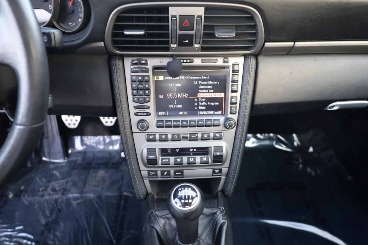 Porsche 911 Carrera Base 2005