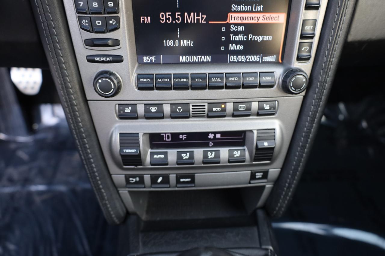 Porsche 911 Carrera Base 2005