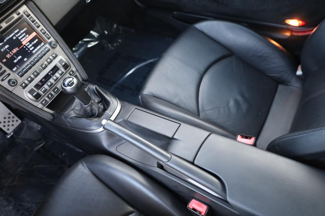 Porsche 911 Carrera Base 2005