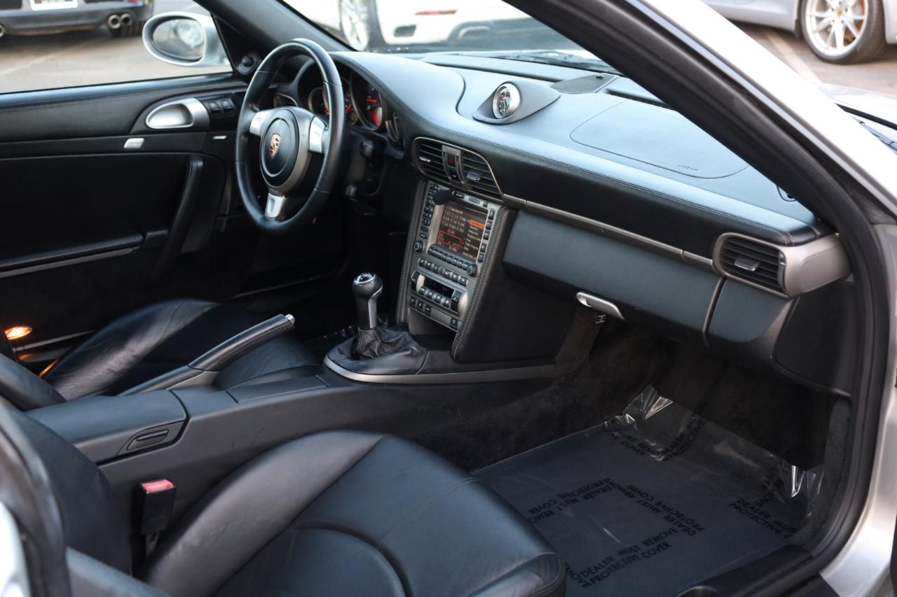 Porsche 911 Carrera Base 2005