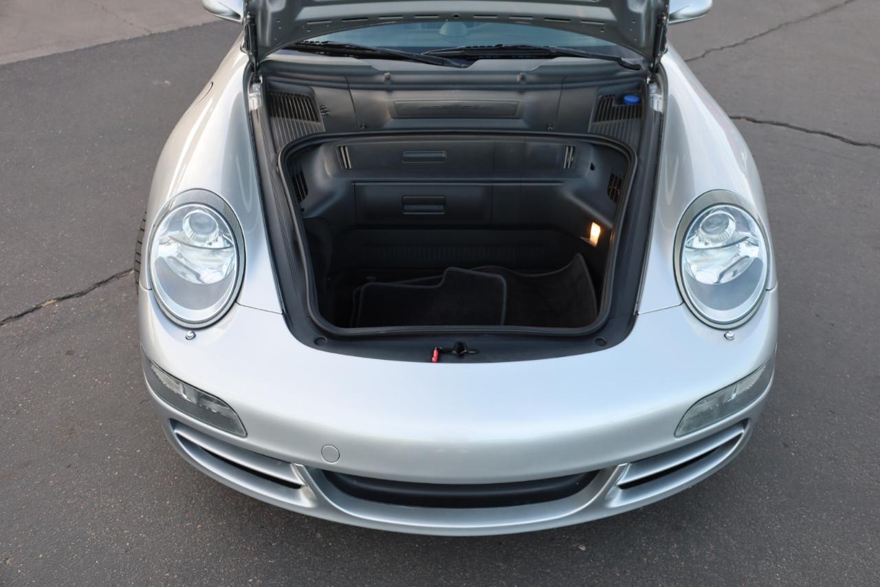 Porsche 911 Carrera Base 2005