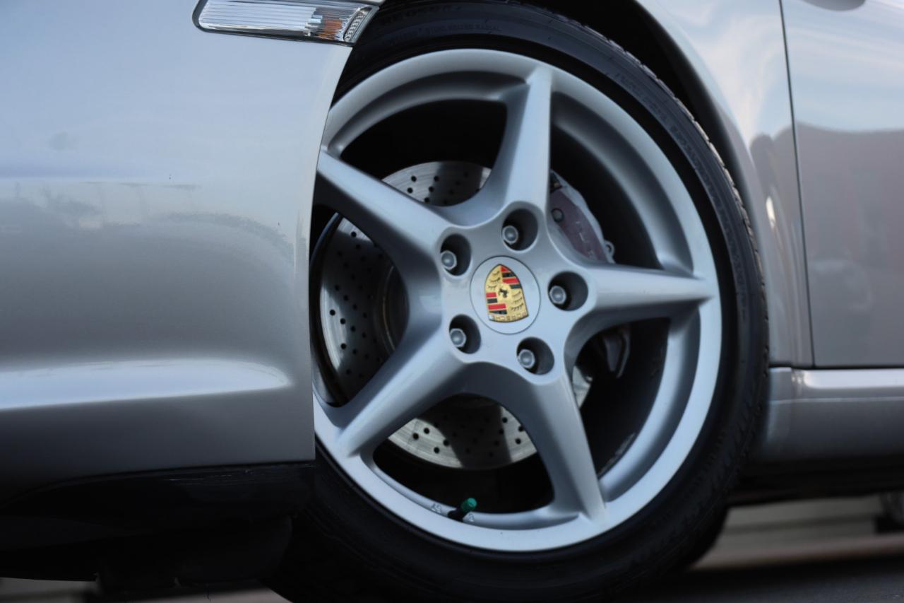 Porsche 911 Carrera Base 2005