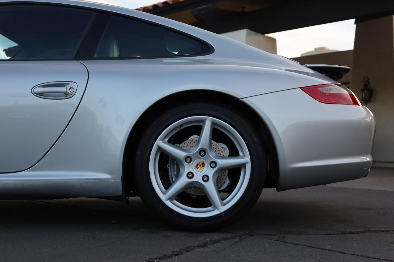 Porsche 911 Carrera Base 2005