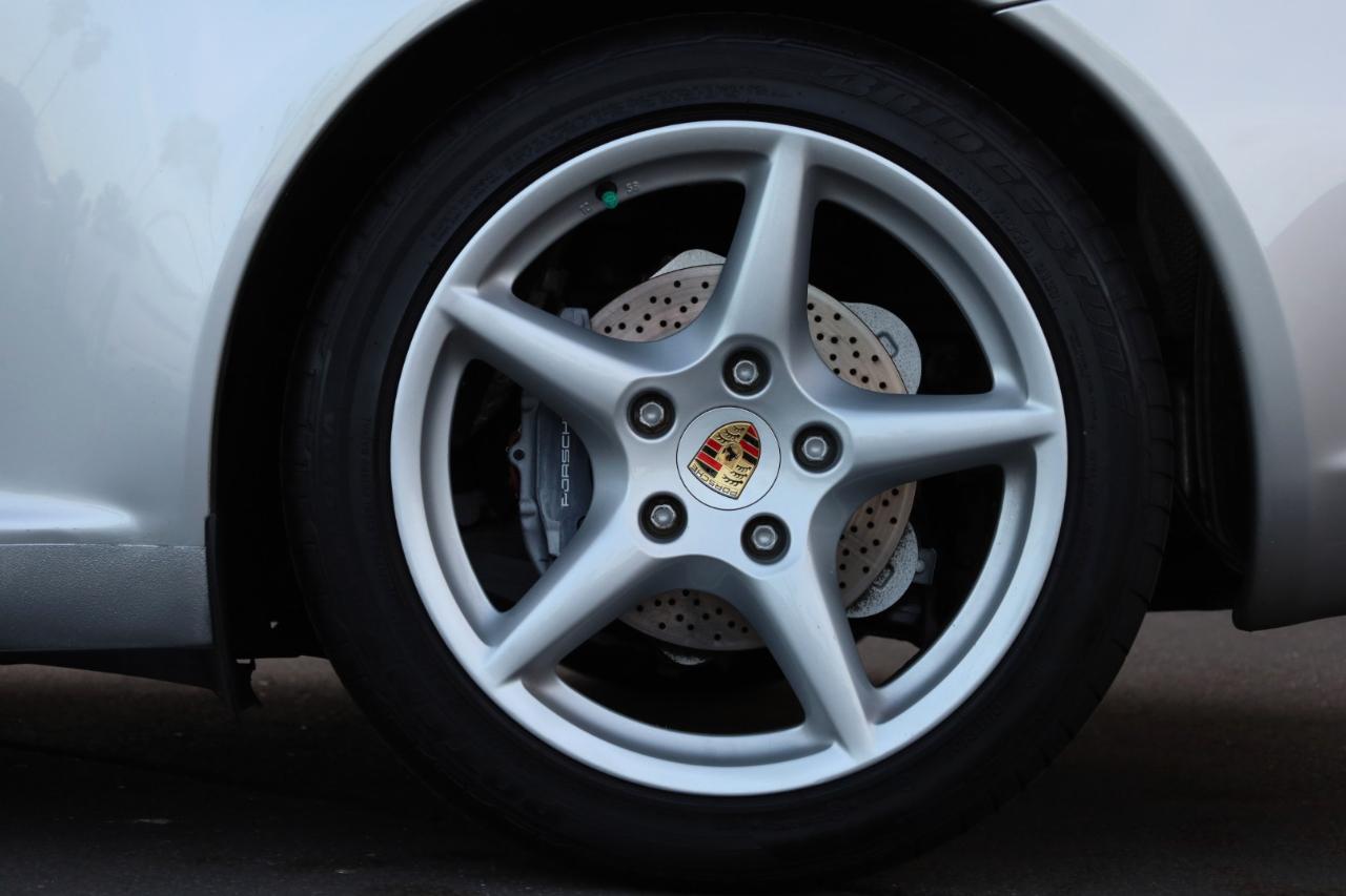 Porsche 911 Carrera Base 2005