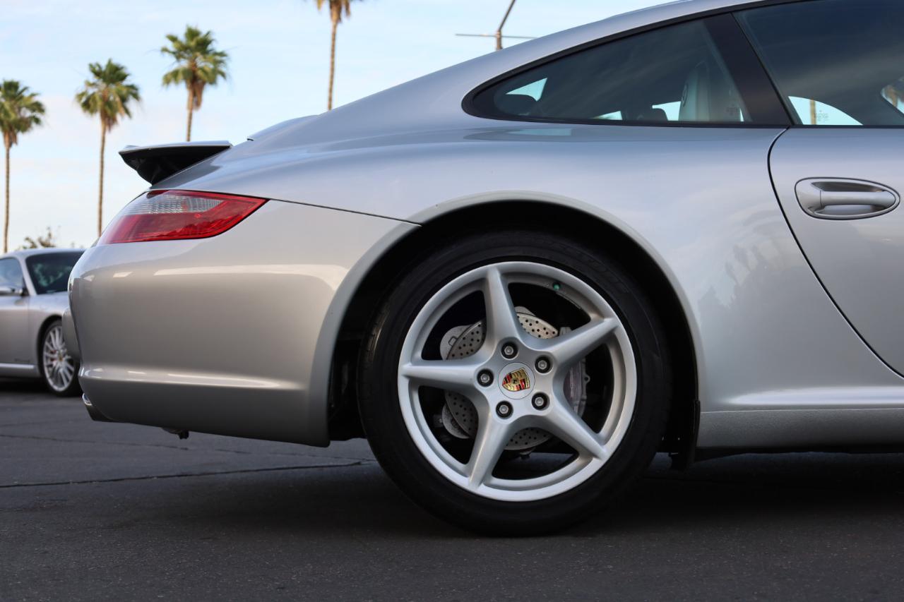 Porsche 911 Carrera Base 2005