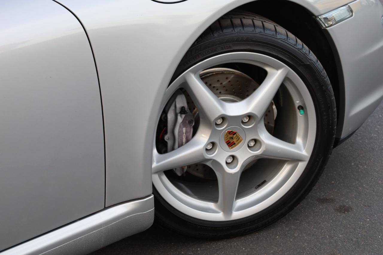 Porsche 911 Carrera Base 2005