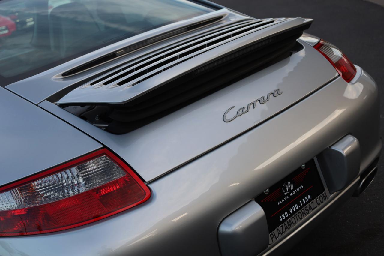 Porsche 911 Carrera Base 2005