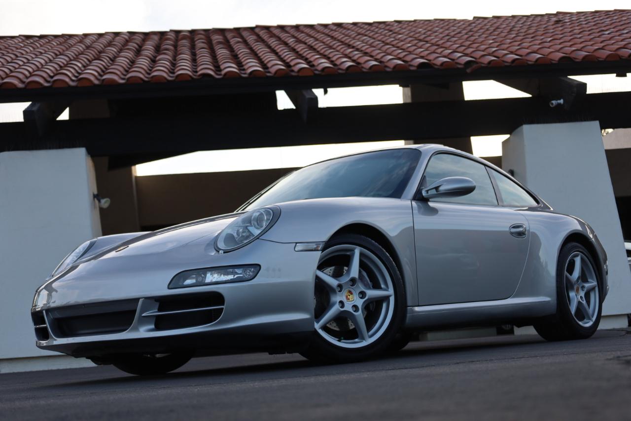 Porsche 911 Carrera Base 2005