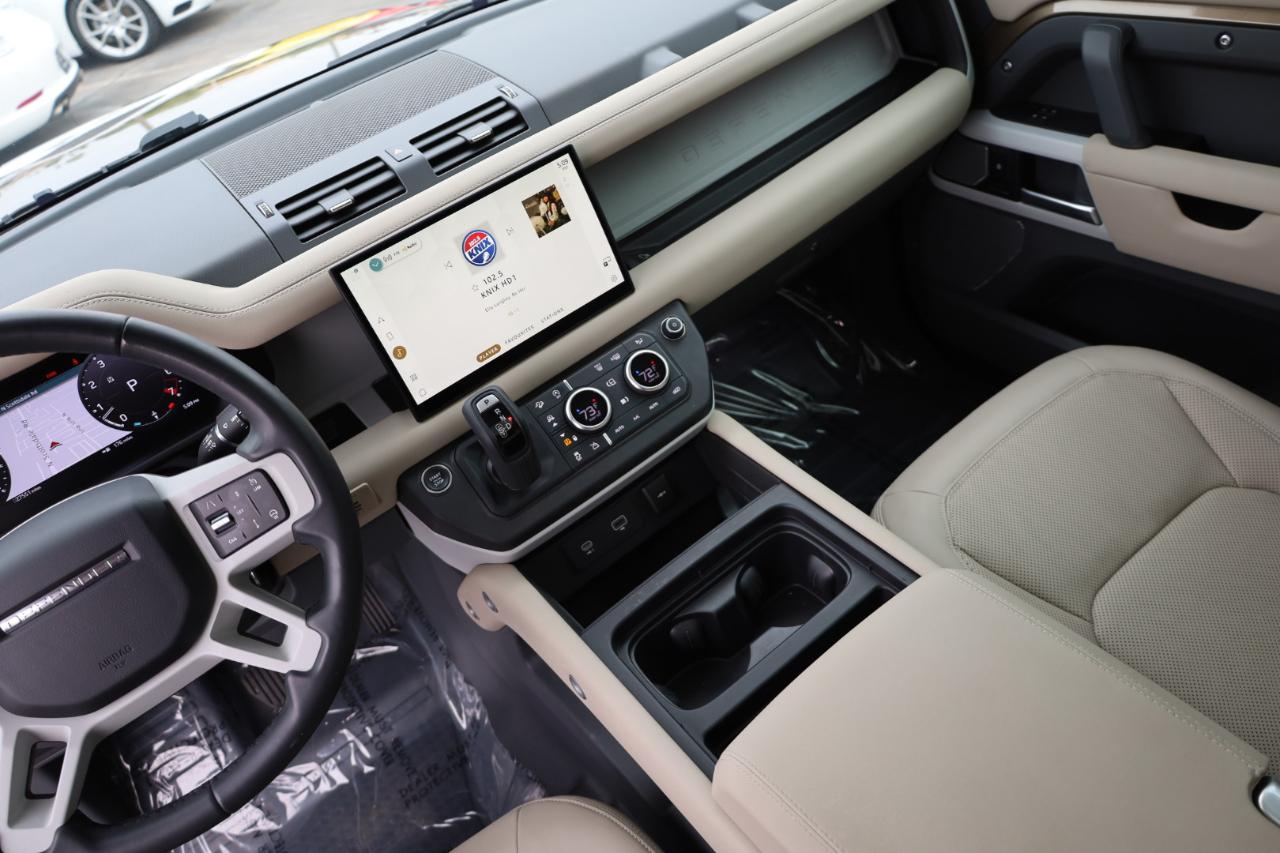 Land Rover Defender 130 S 2024