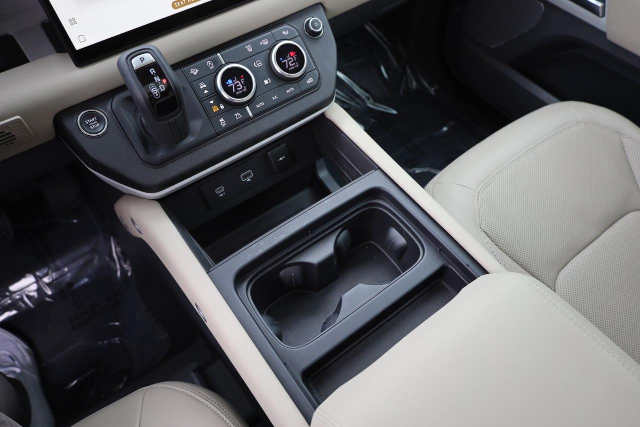 Land Rover Defender 130 S 2024